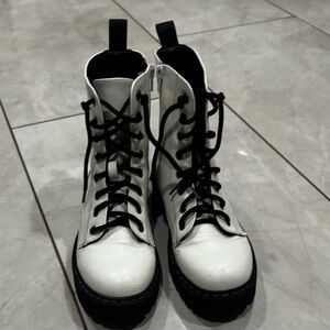 UNIONBAY White and Black Combat Boots women’s size 7.5